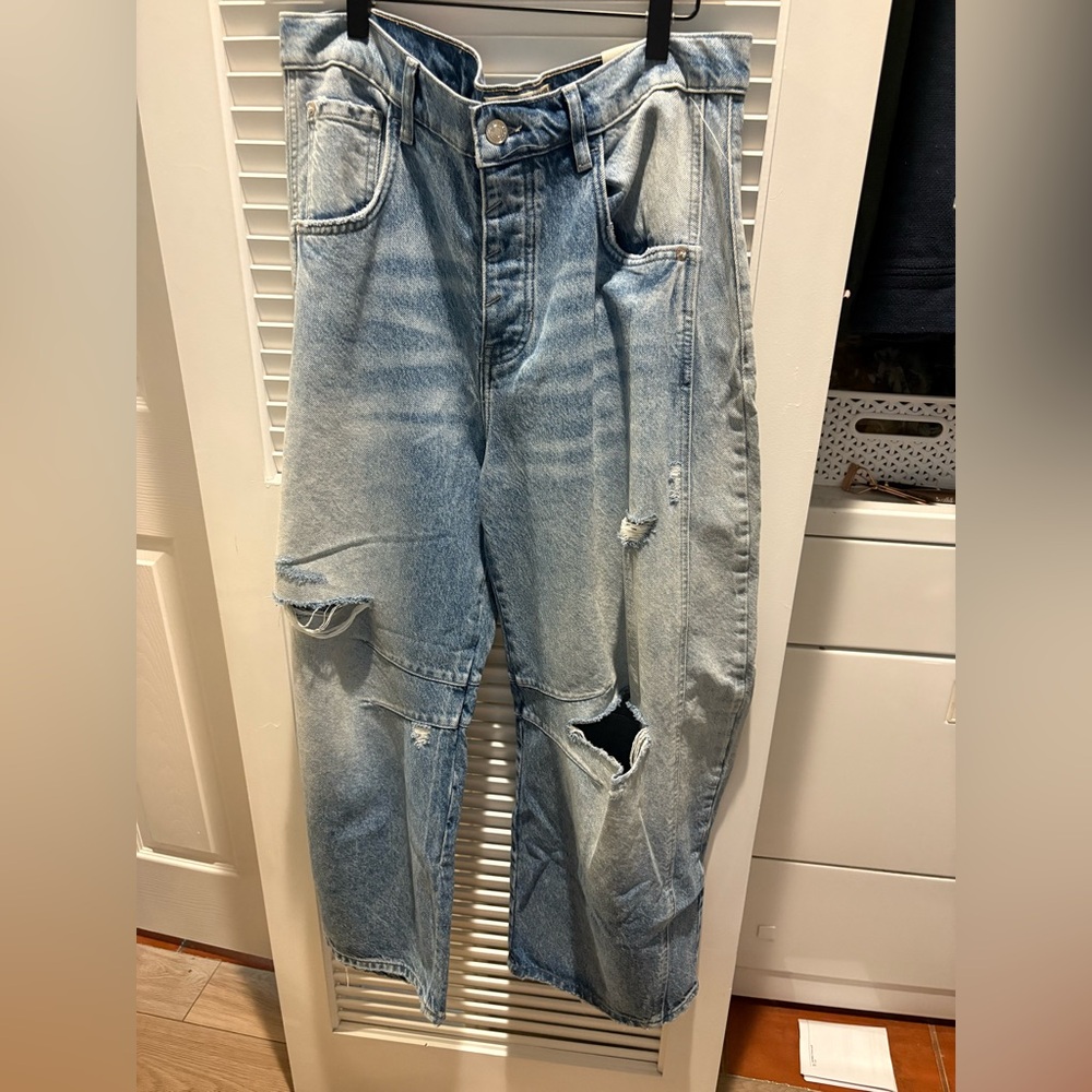 Free people barrel jeans NWOT distressed - Picture 2 of 4